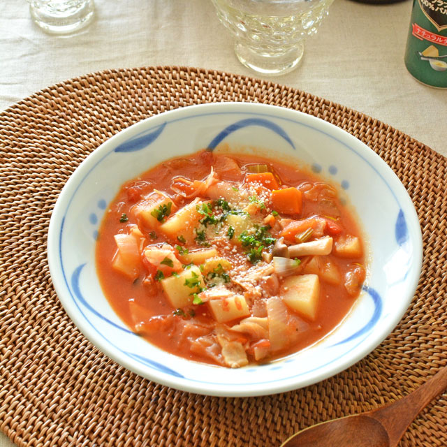 和食器・砥部焼　梅山窯の深皿