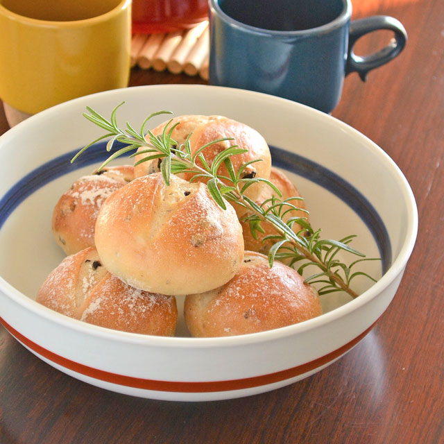 和食器・砥部焼　赤線の平鉢(7寸）