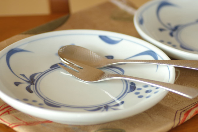 和食器・砥部焼　太陽柄の大皿