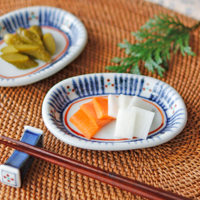 【砥部焼 梅山窯】とくさみつ紋の楕円小皿(4寸)○