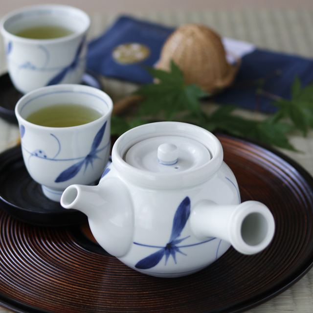 砥部焼の和食器 梅山窯の急須 【砥部工房 からくさ】