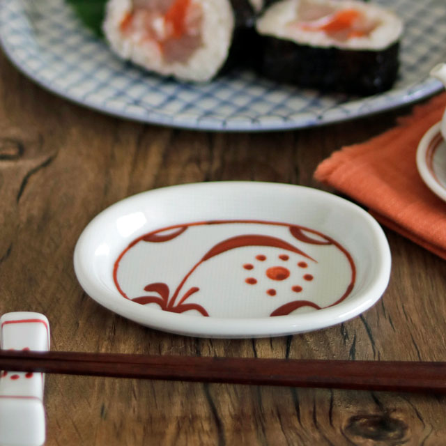 【砥部焼 梅山窯】赤太陽の小判布目皿(4寸)○