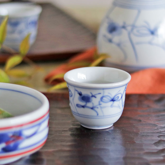 【砥部焼 梅山窯】なずなの反ぐい呑