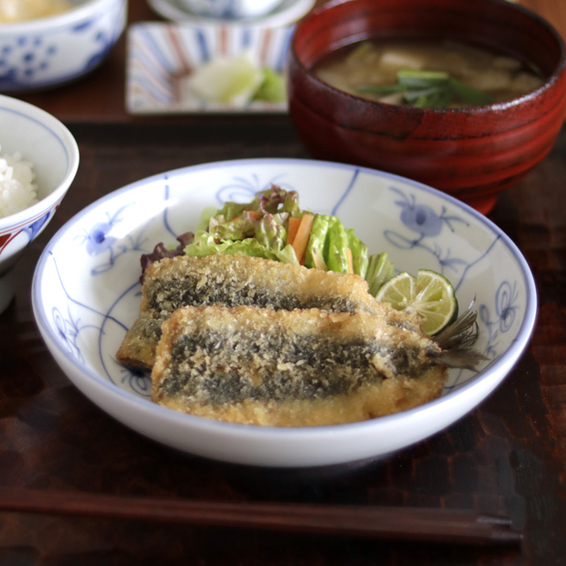 【砥部焼 梅山窯】なずなの深皿（6寸）○