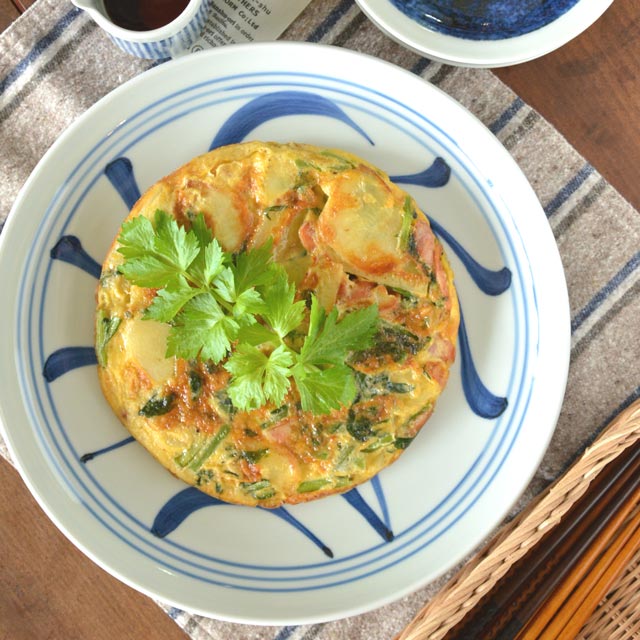 和食器・砥部焼　ひとつからくさの大皿(9寸)