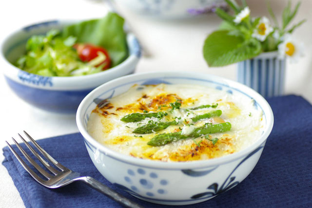 【砥部焼 梅山窯】内外太陽の多用鉢(4.7寸)