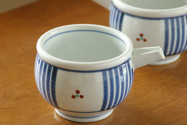 【砥部焼 梅山窯】とくさみつ紋の片口鉢（小）○