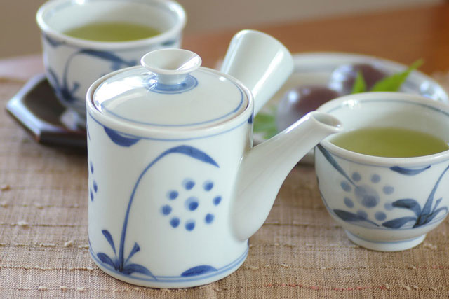 【砥部焼 梅山窯】太陽柄の切立急須○