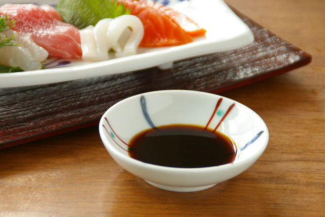 【砥部焼 梅山窯】つるんとまあるい豆小皿（こま）