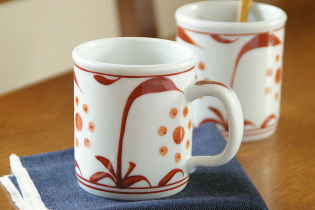 【砥部焼 梅山窯】赤太陽の切立マグカップ