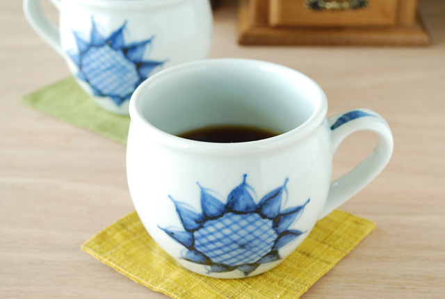 和食器・砥部焼　ひまわりの丸ミルクカップ