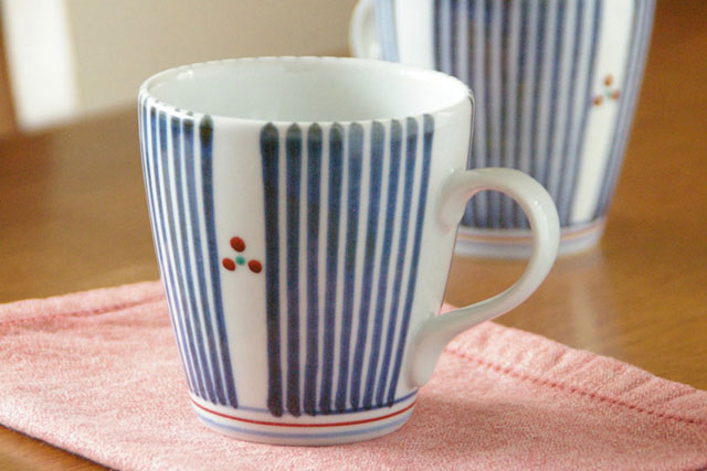 【砥部焼 梅山窯】とくさみつ紋のモーニングカップ