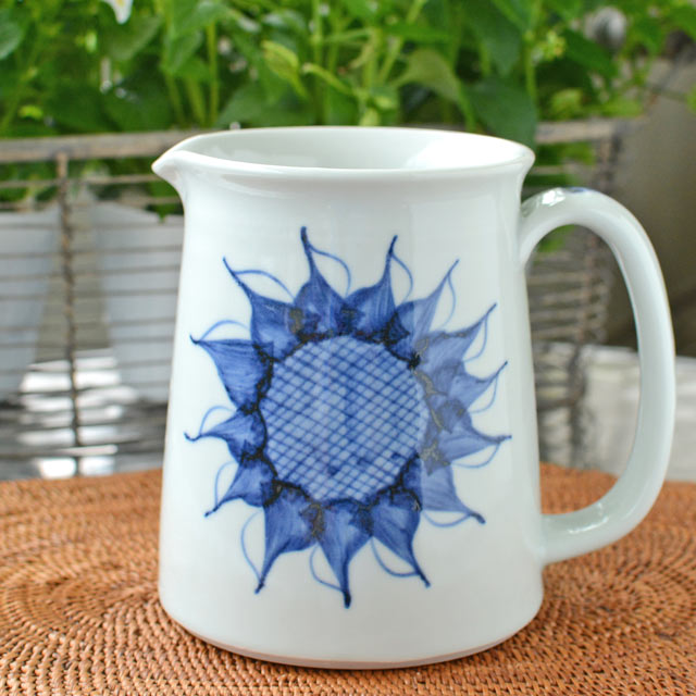 ひまわりの水差し