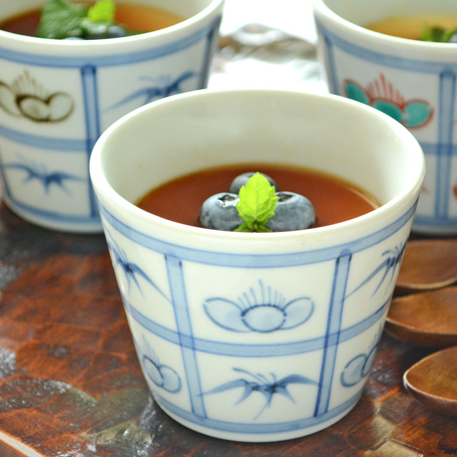 和食器・砥部焼　ごす梅格子のそばちょこ