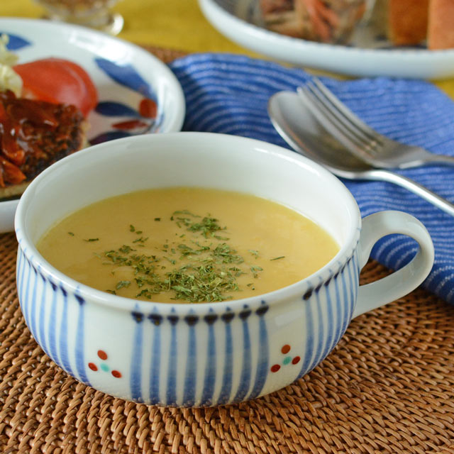 和食器・砥部焼　とくさみつ紋のふっくらスープカップ