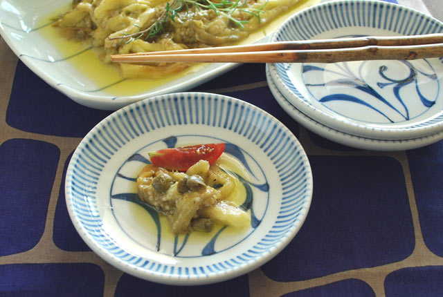 和食器・砥部焼　とくさ唐草の取皿