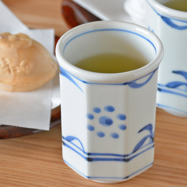 和食器・砥部焼　太陽柄の八角湯呑(中)