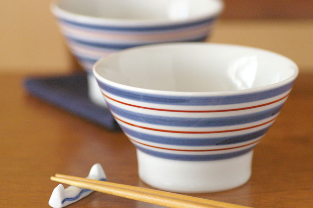 和食器・砥部焼　あい赤ラインの茶碗