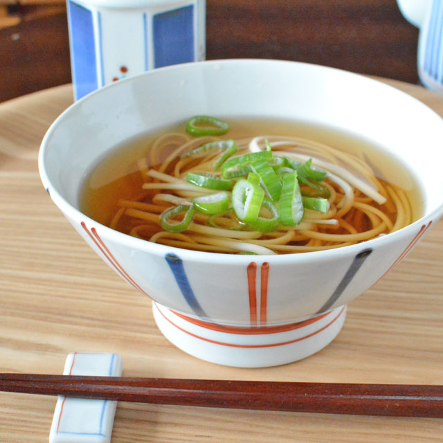 和食器・砥部焼　ごす赤線の茶漬け碗