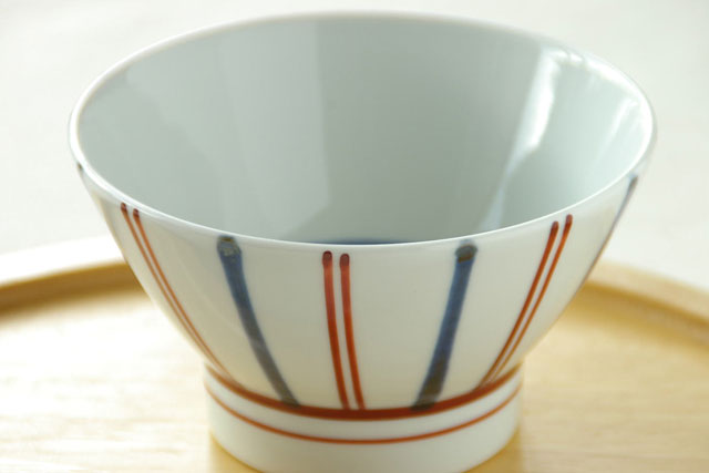 【砥部焼 梅山窯】ごす赤線の茶碗（大）