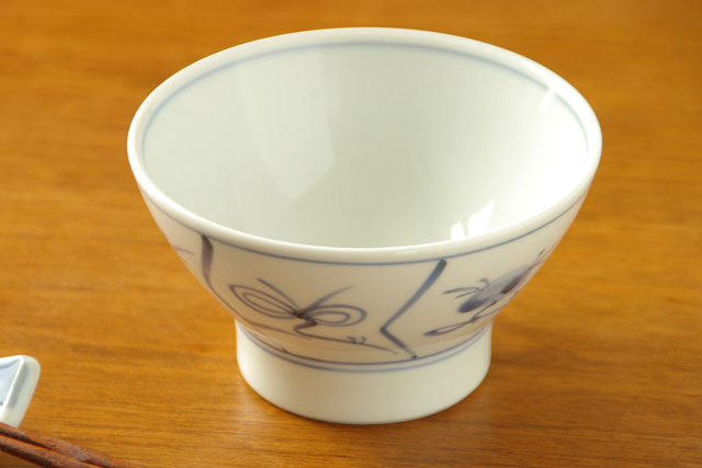 【砥部焼 梅山窯】なずなの茶碗（小）