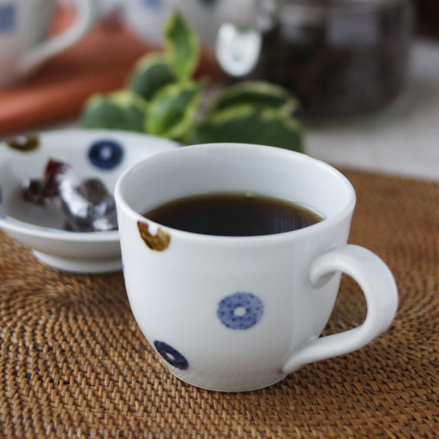 【砥部焼 イロリ工房】まる紋の丸型マグカップ