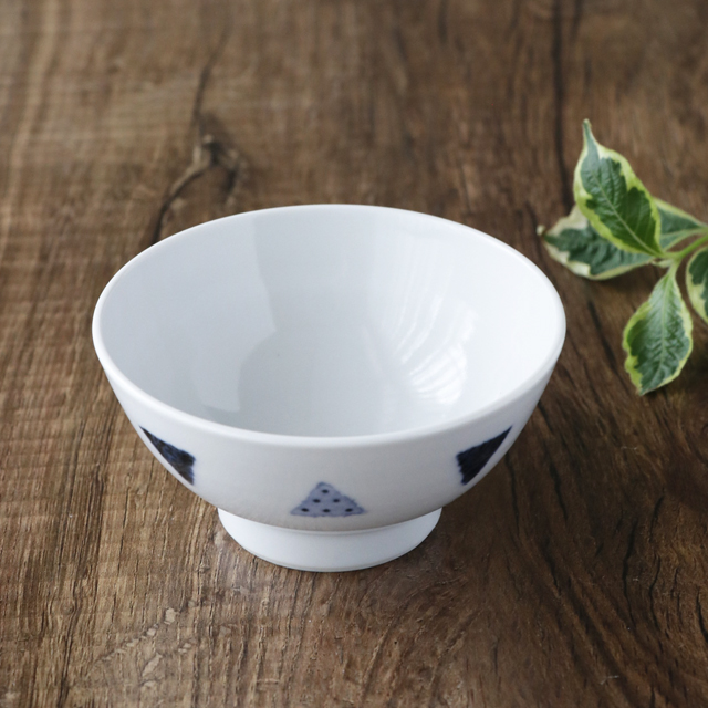 【砥部焼 イロリ工房】さんかく紋の茶碗