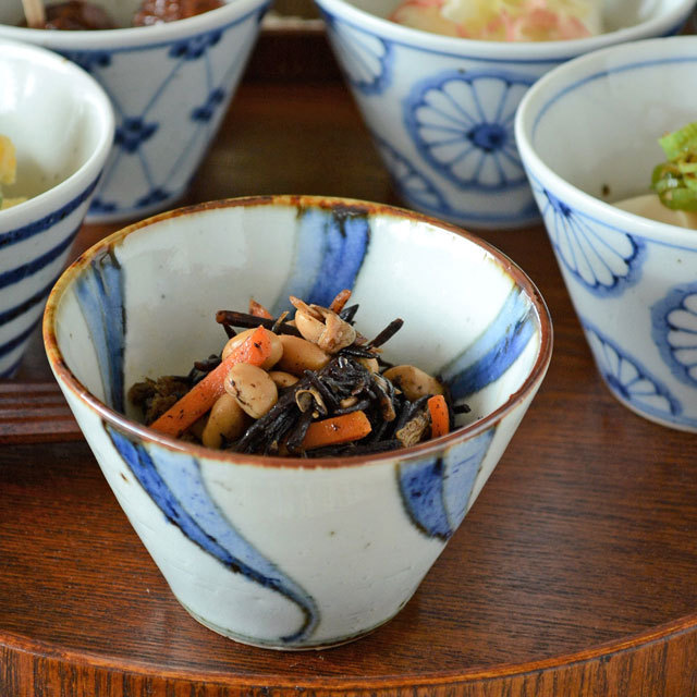 和食器・砥部焼　ねじり文の小鉢(小)