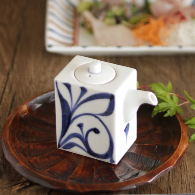 砥部焼 梅山窯 皿 鉢 カップ ポット 醤油差し など　25種類57点 まとめて 砥部焼 梅山窯 皿 鉢 カップ ポット 醤油差し など 25種類57点