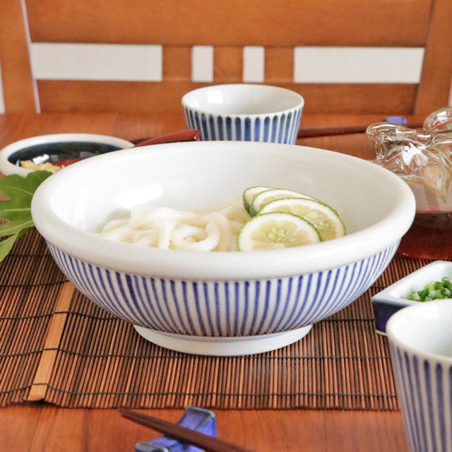 【砥部焼 梅山窯】とくさ柄の玉ぶち鉢(7寸)