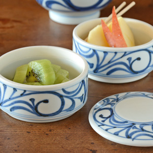 和食器・砥部焼　からくさの二段ふた物(小)