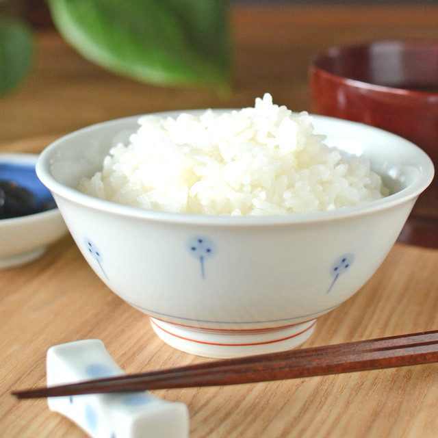 和食器・砥部焼　たんぽぽの反茶碗(3.6寸)