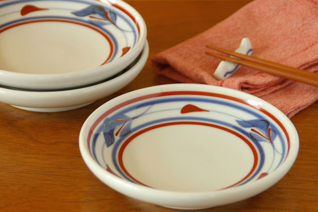 【砥部焼 梅山窯】みつ葉の取皿（4.6寸）