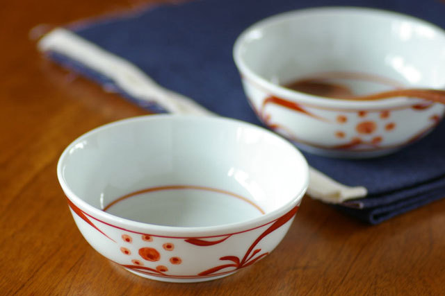 【砥部焼 梅山窯】赤太陽の多用鉢(3.7寸)○