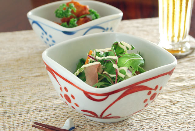 和食器・砥部焼　赤太陽の四方曲鉢(4寸)