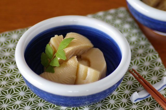 和食器・砥部焼　内外藍色の玉縁鉢(4寸)