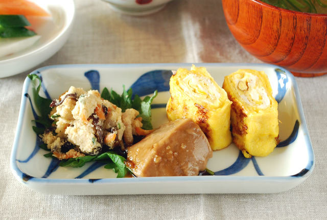 和食器・砥部焼　からくさの長角皿(5.2寸)
