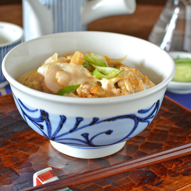 和食器・砥部焼　だみ唐草の丼鉢(5.2寸)