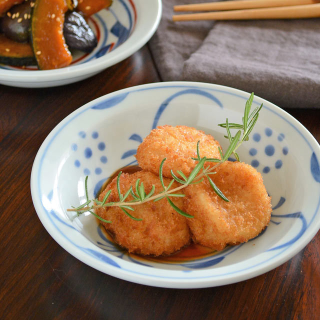 和食器・砥部焼　太陽柄の縁付深皿(5寸)