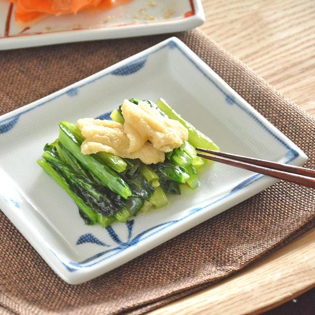 和食器・砥部焼　太陽柄の布目角皿(4.6寸)