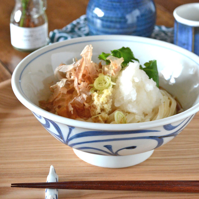 和食器・砥部焼　からくさの反丼鉢(6.5寸)