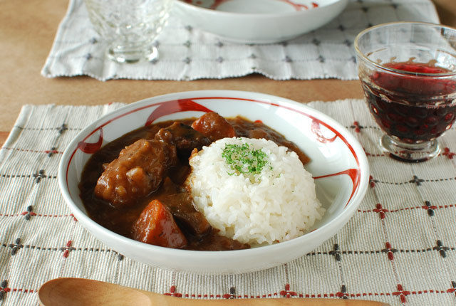 和食器・砥部焼　赤太陽の深皿(6寸)