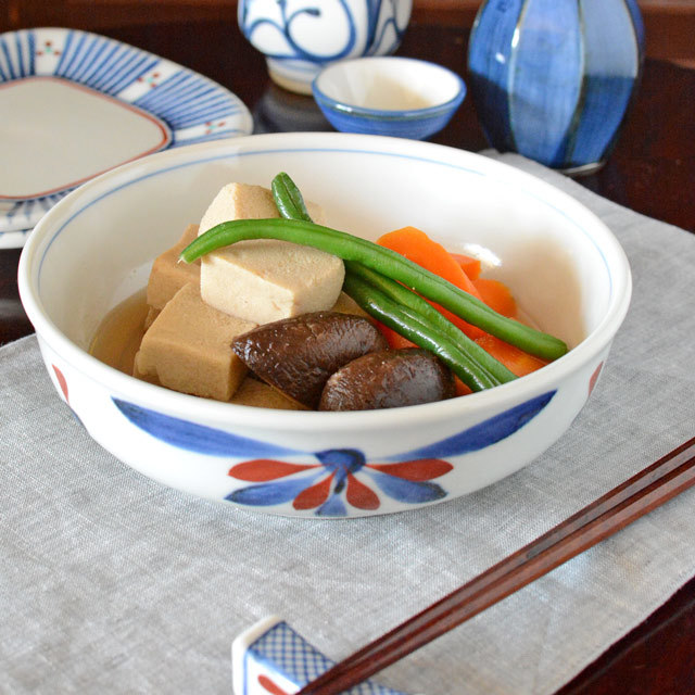 和食器・砥部焼　ごす赤菊の平鉢(6寸)