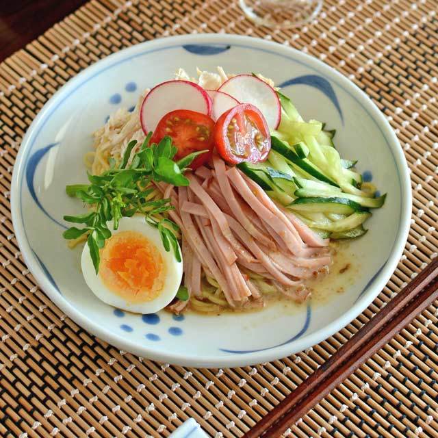 和食器・砥部焼　太陽柄の切立丸皿(6寸)