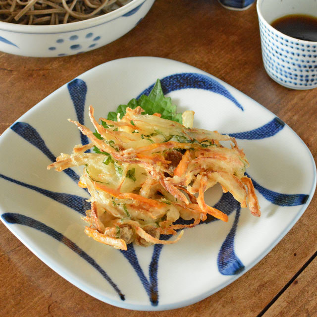 和食器・砥部焼　からくさの角丸布目皿(6寸)