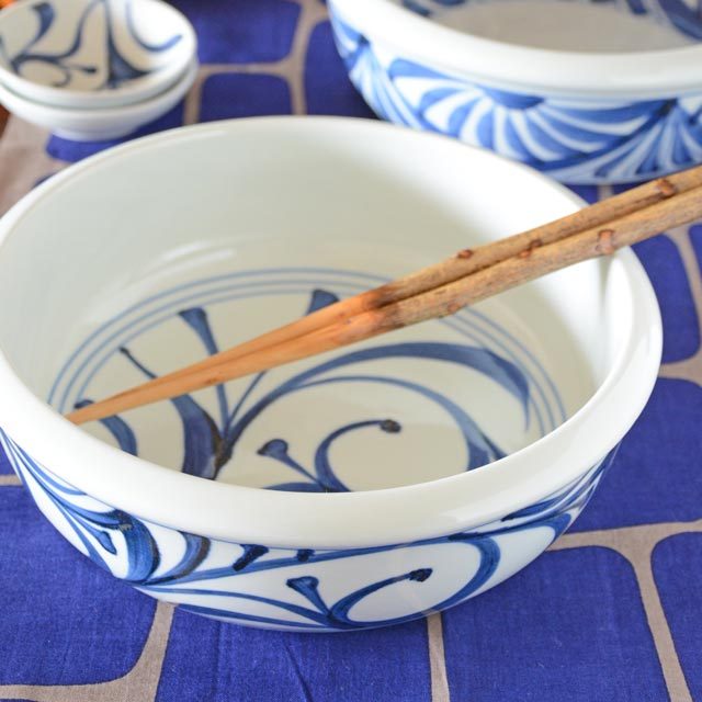 和食器・砥部焼　外底からくさの切立鉢(7寸)