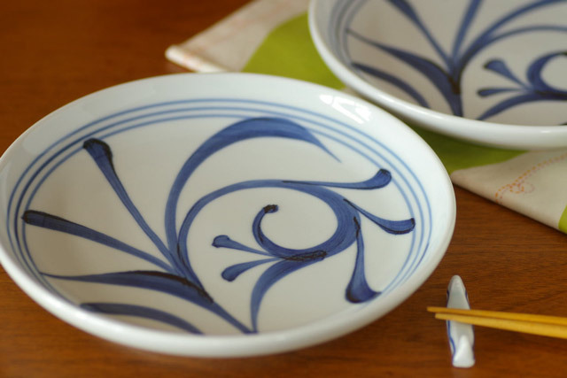 和食器・砥部焼　ひとつからくさの大皿