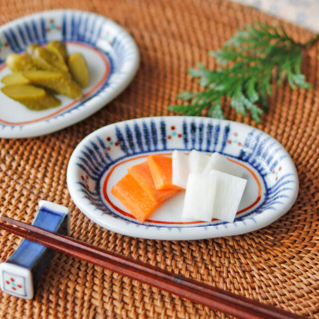 【砥部焼 梅山窯】とくさみつ紋の楕円小皿(4寸)○