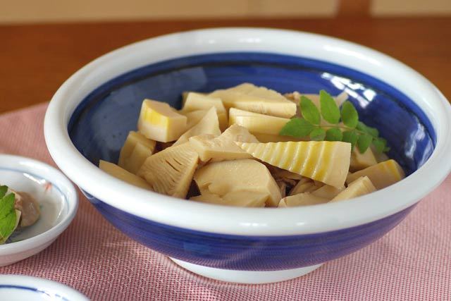 和食器・砥部焼　藍色の玉ぶち鉢(8寸)