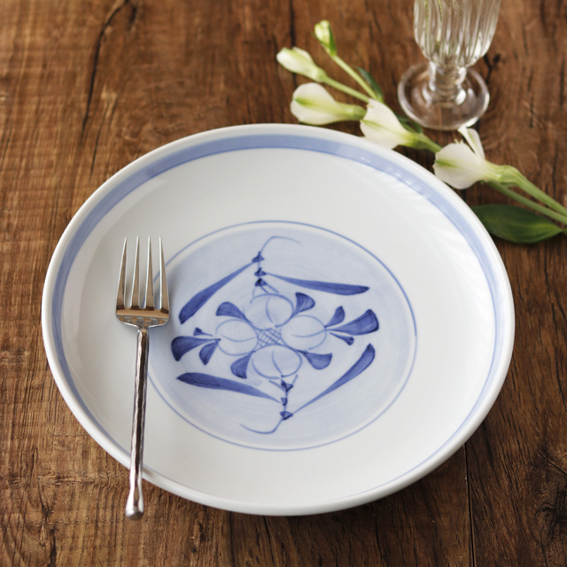 【砥部焼 梅山窯】だみごす花の大皿(8寸)